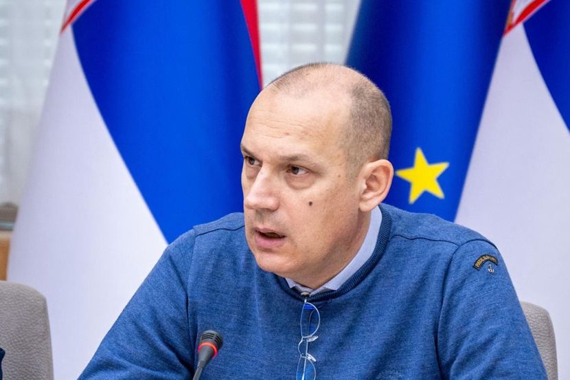 1736516011646-zlatibor-loncar-2-830x553