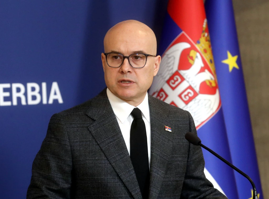 251918_vucevic-superkompjuter-potpisivanje_f