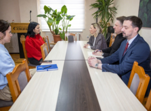 349130_sevojno-macura-zene_f