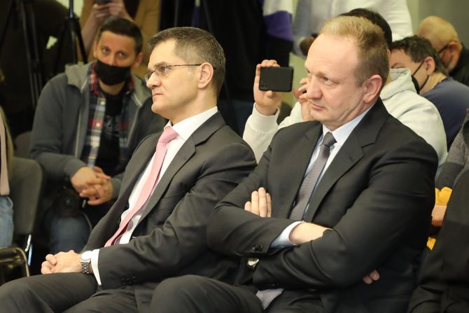 kznkandidatiujedinjenesrbije0202202200081-670x447